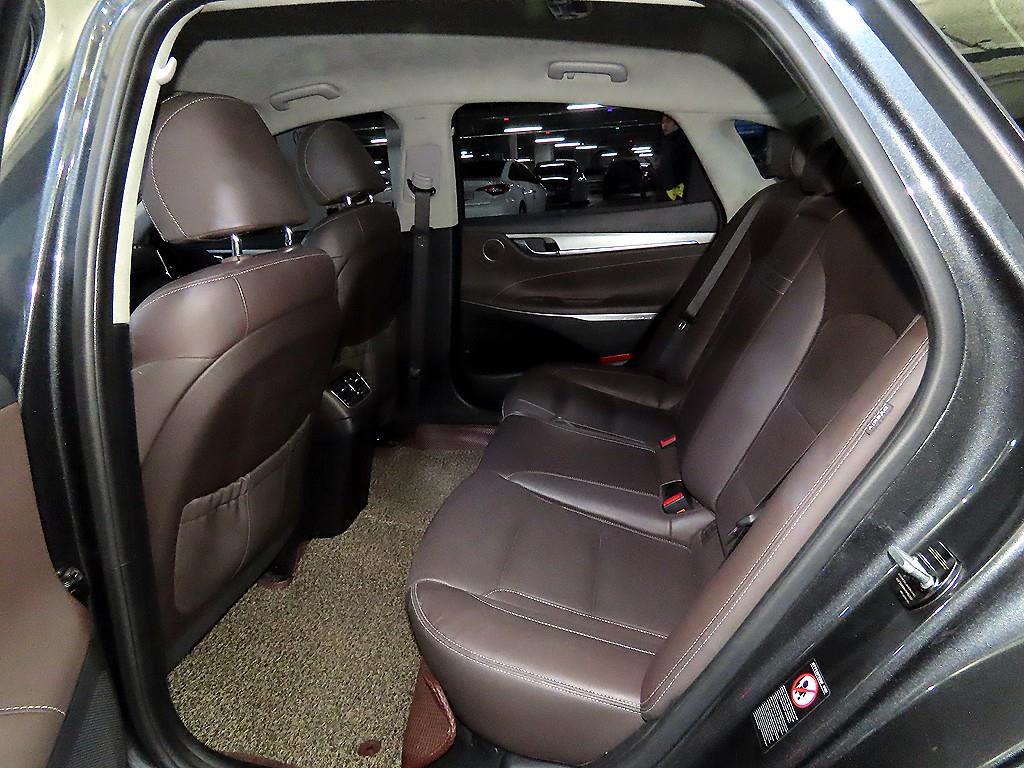 HYUNDAI Grandeur - Vista 7