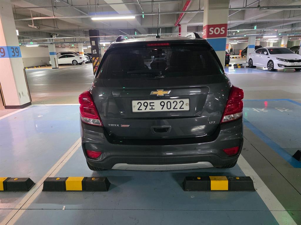 Chevrolet Trax 2017 Gris - Importación desde Corea - HF Imports Iquique - Foto 16