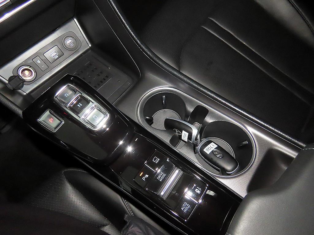 HYUNDAI Sonata - Vista 12