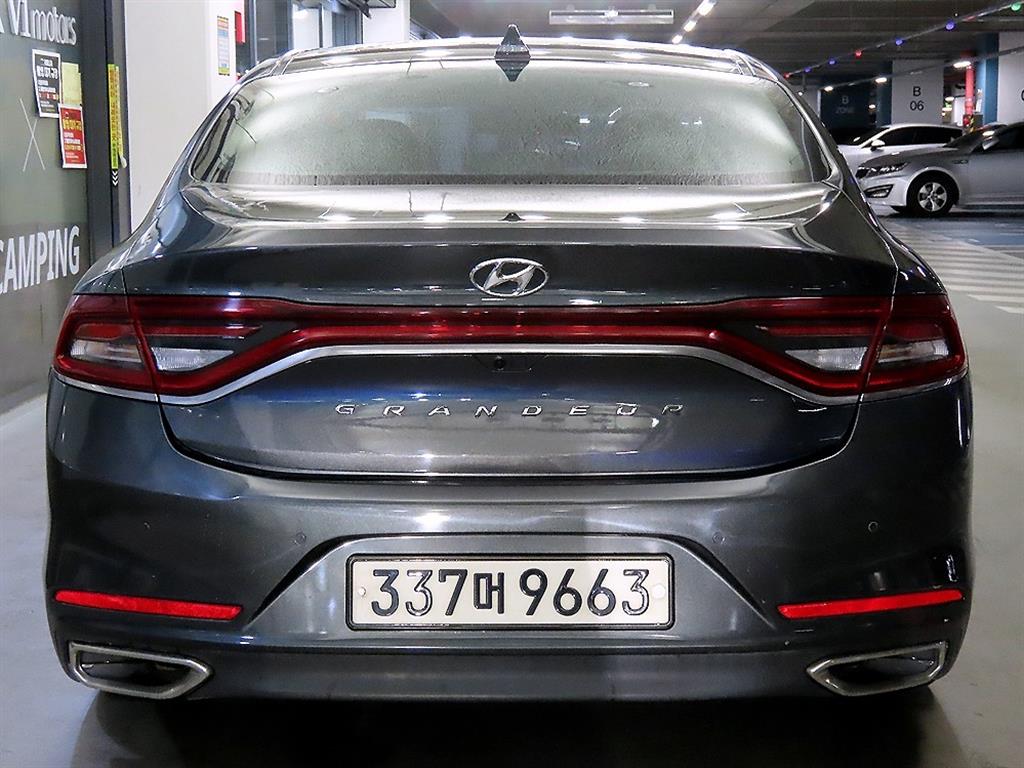 HYUNDAI Grandeur - Vista 5