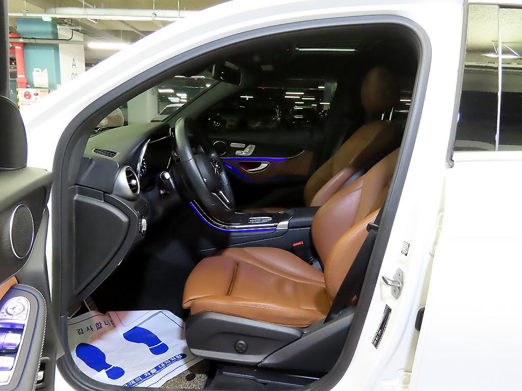 Mercedes Benz GLC Class - Vista 6