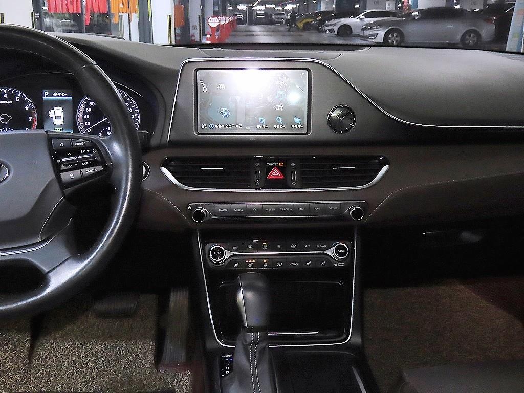 HYUNDAI Grandeur - Vista 11