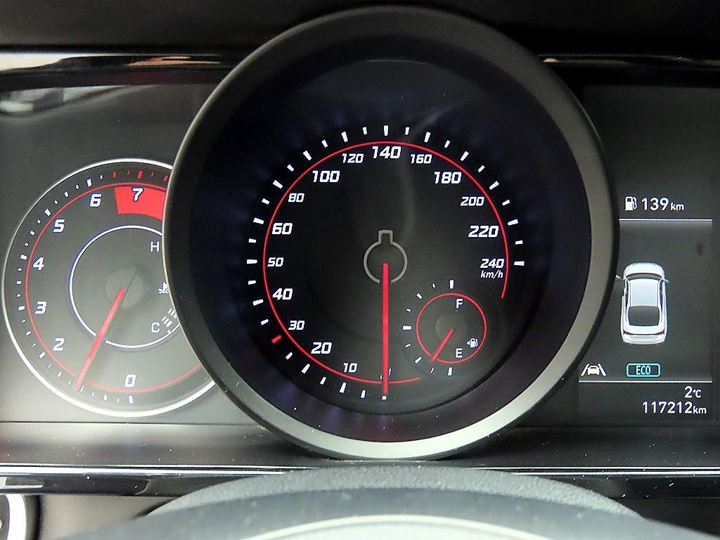 HYUNDAI Avante - Vista 8