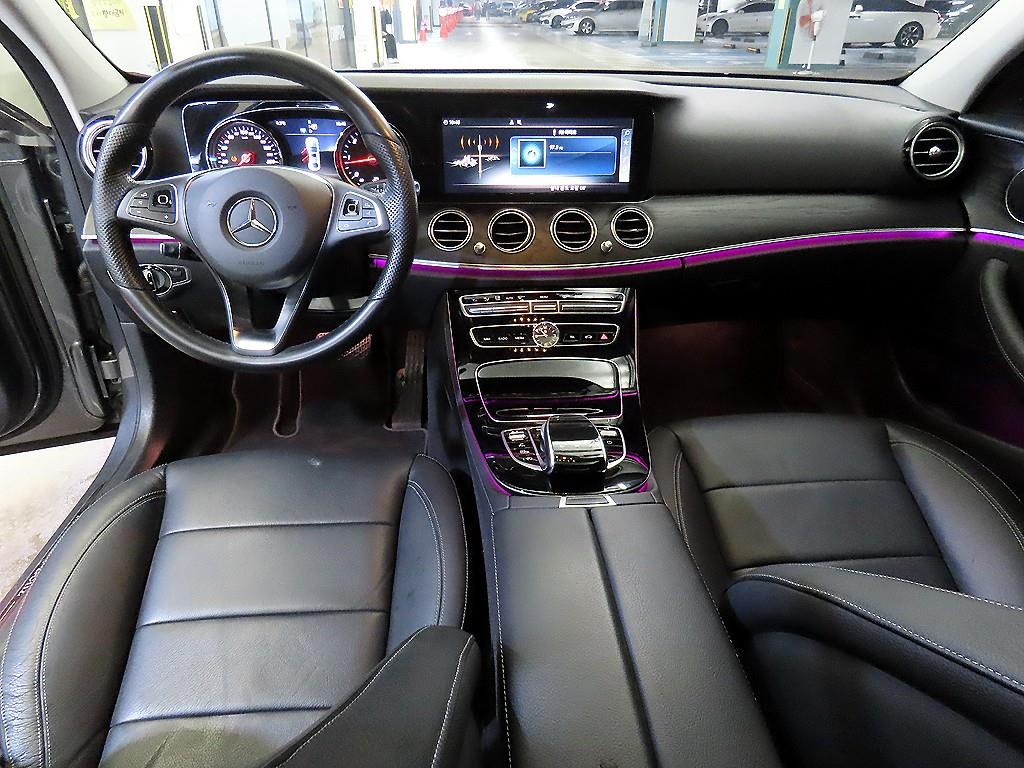 Mercedes Benz E class - Vista 10