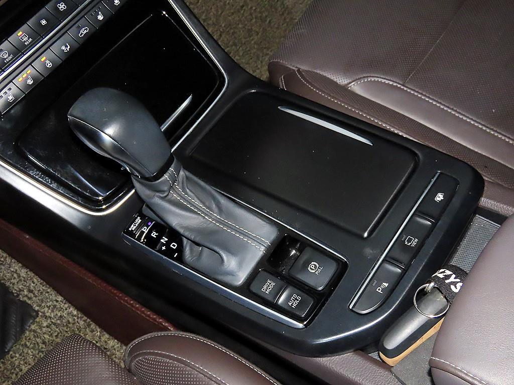 HYUNDAI Grandeur - Vista 12