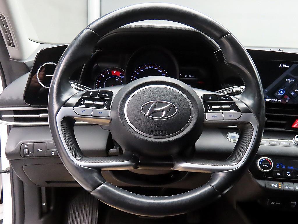 HYUNDAI Avante - Vista 9