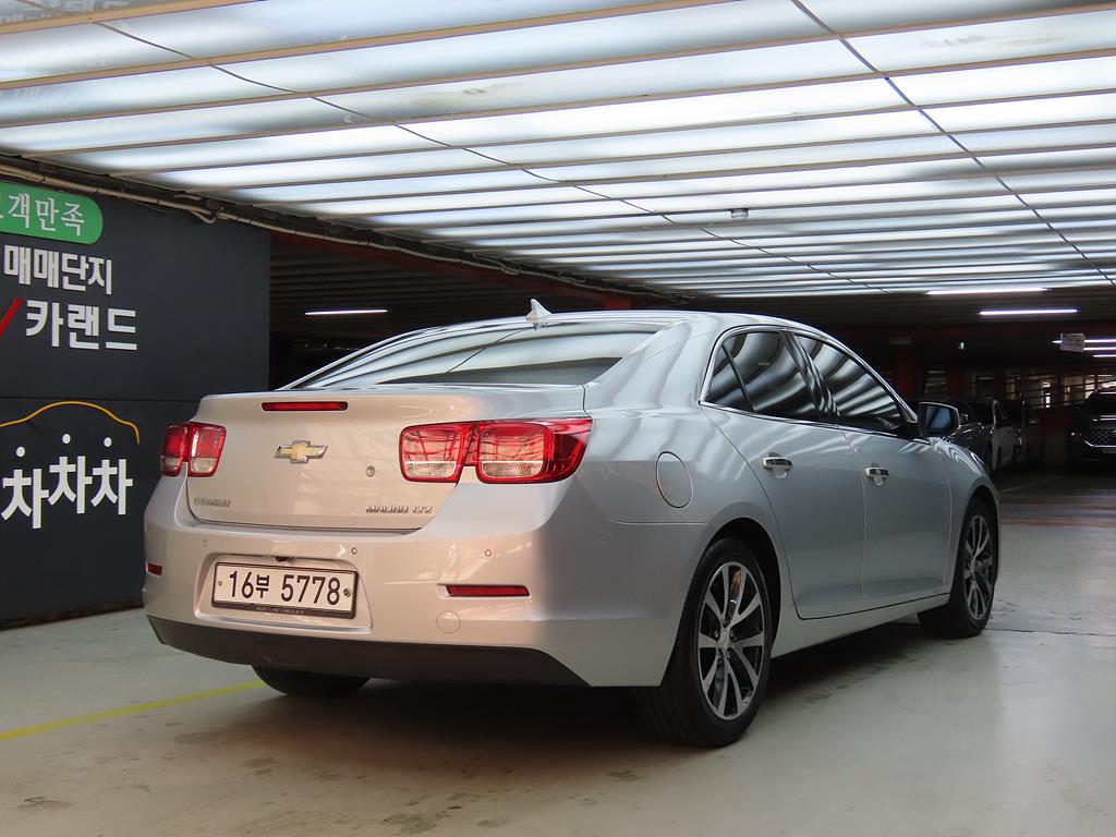 Chevrolet Malibu - Vista 4