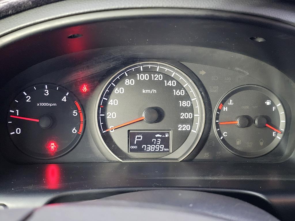 HYUNDAI Starex - Vista 7