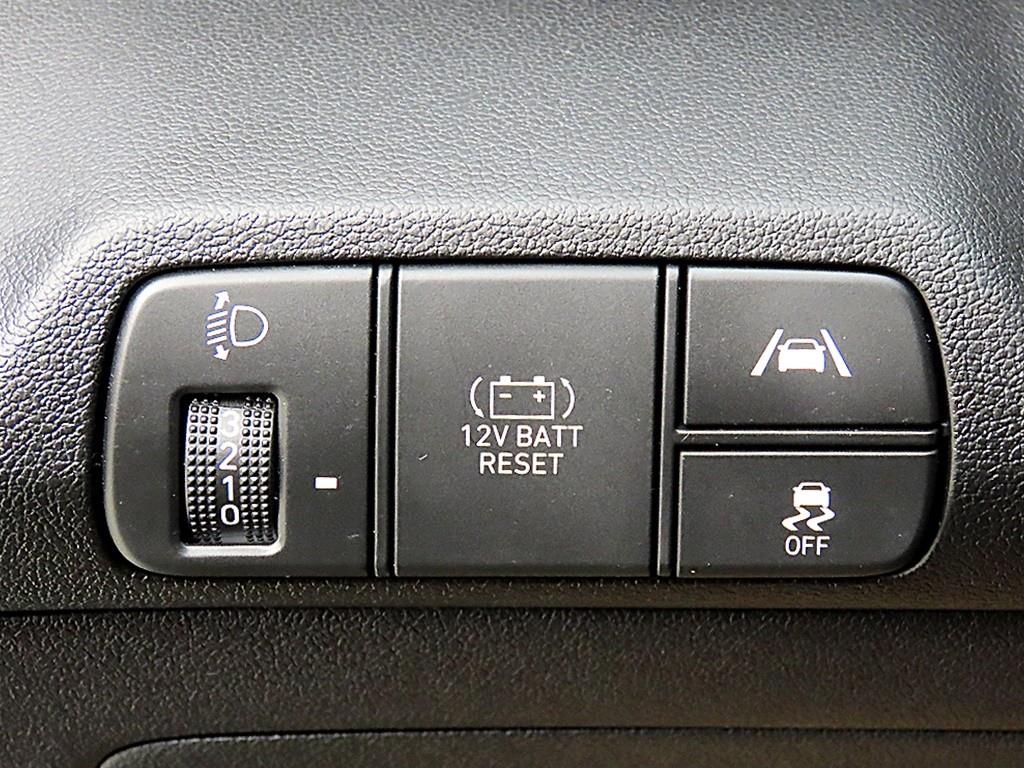 HYUNDAI Avante - Vista 12