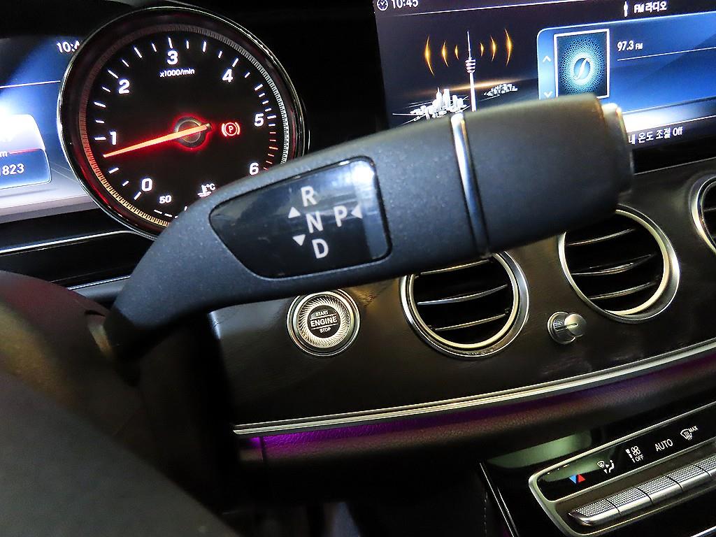 Mercedes Benz E class - Vista 12