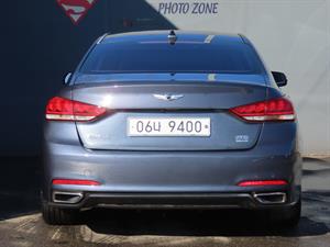 HYUNDAI Genesis - Vista 8