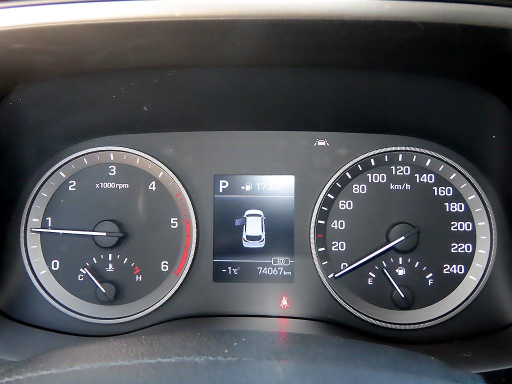 HYUNDAI Tucson - Vista 9