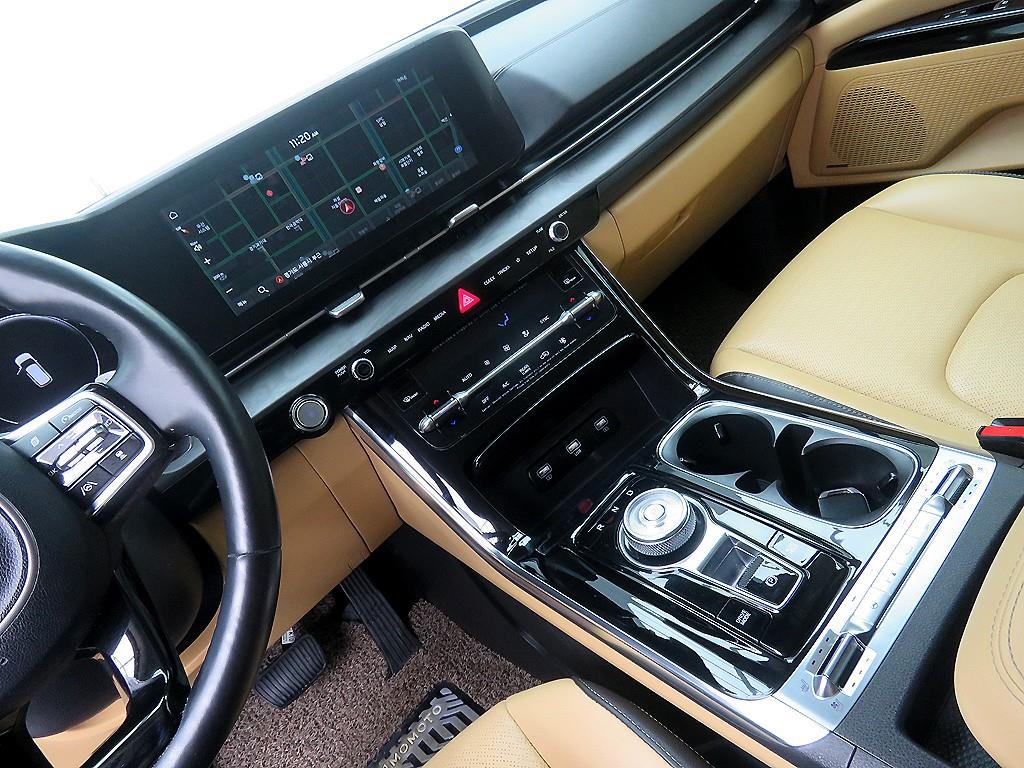 KIA Carnival - Vista 11