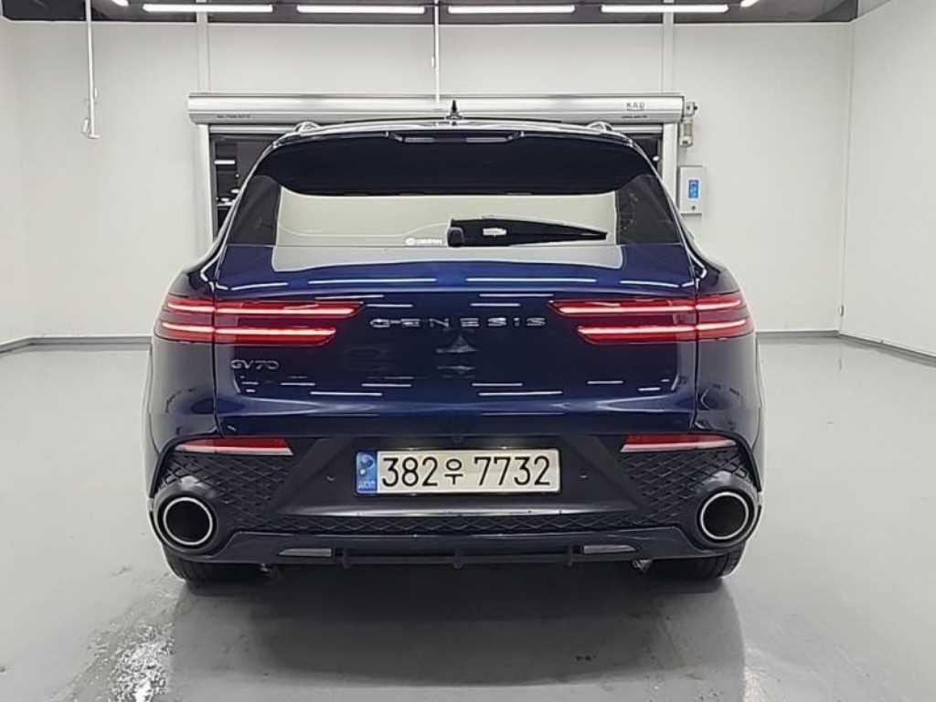 Genesis GV70 - Vista 4