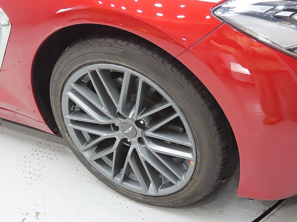 Genesis G70 - Vista 9