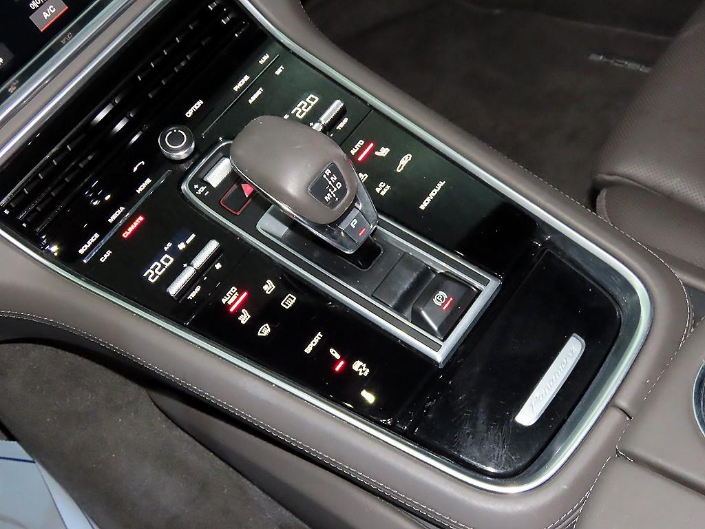 Porsche Panamera - Vista 12