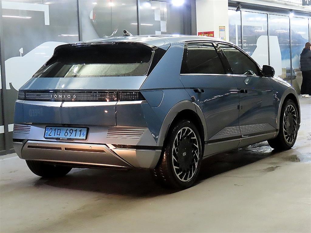 HYUNDAI Ioniq 5 - Vista 4