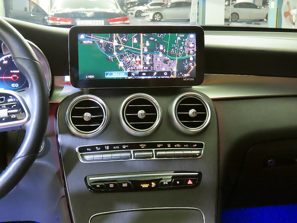 Mercedes Benz GLC Class - Vista 11