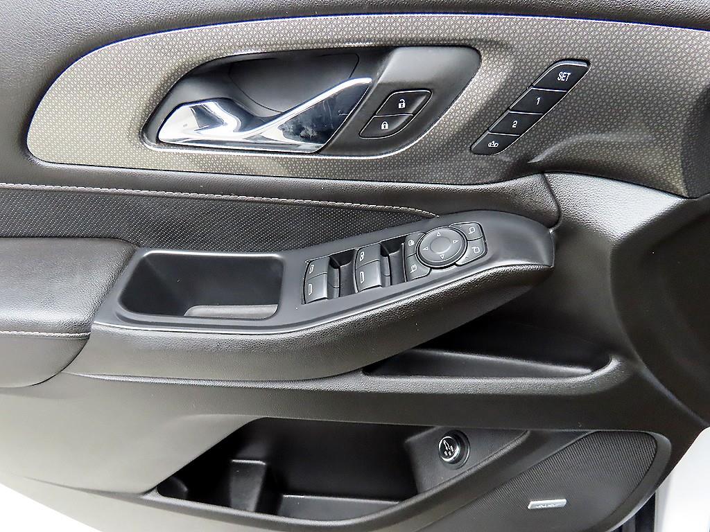 Chevrolet Travers - Vista 11