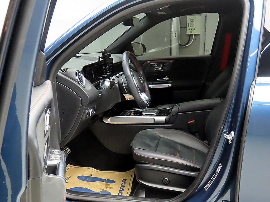 Mercedes Benz GLB Class - Vista 5