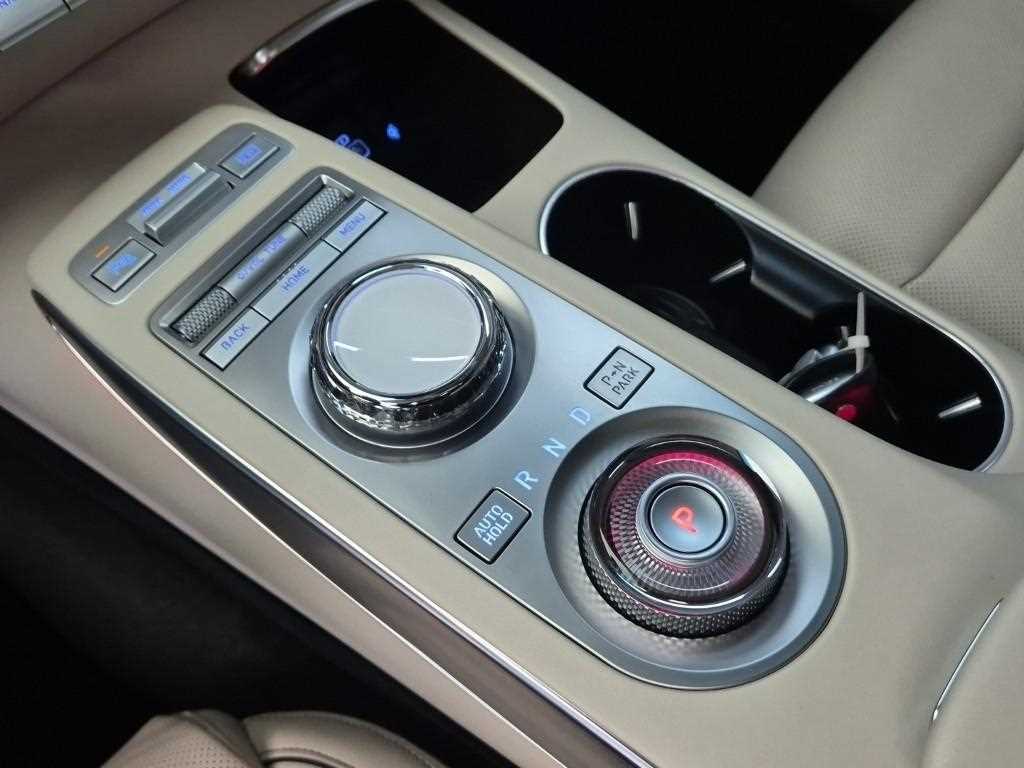 Genesis GV70 - Vista 8