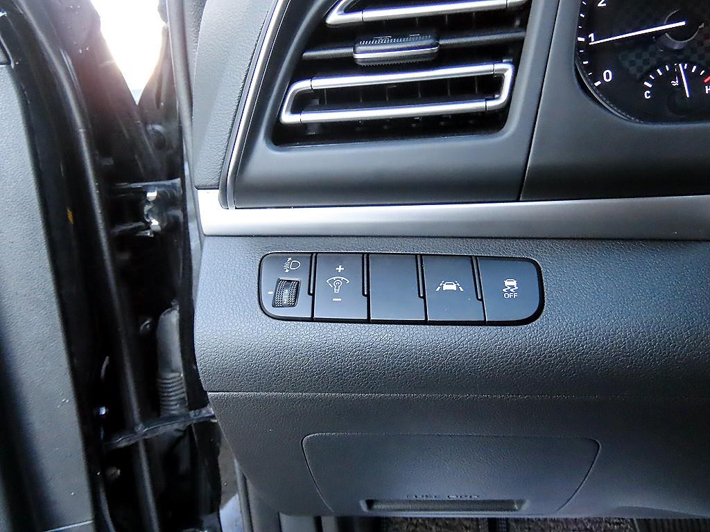 HYUNDAI Avante - Vista 12