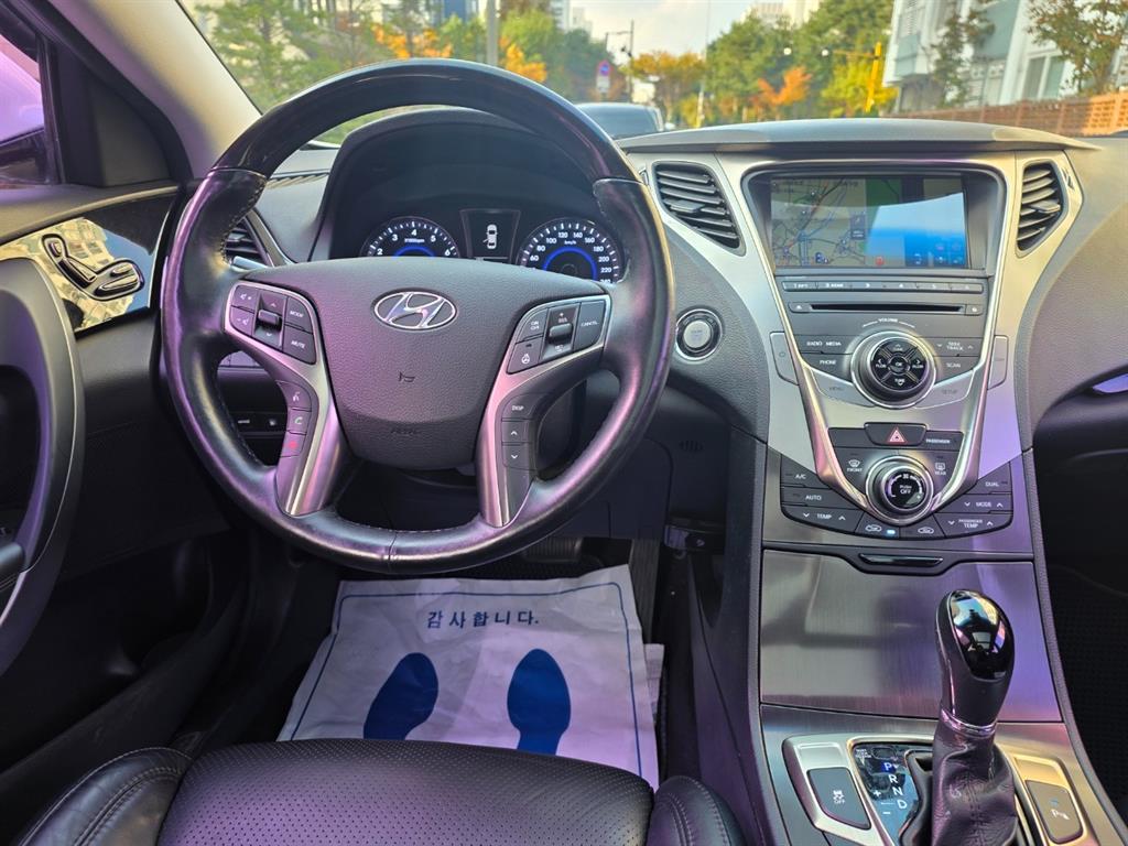 HYUNDAI Grandeur 2013 the color of pearl - Importación desde Corea - HF Imports Iquique - Foto 13