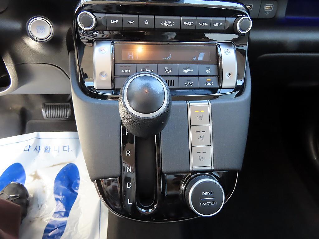 HYUNDAI Casper - Vista 10