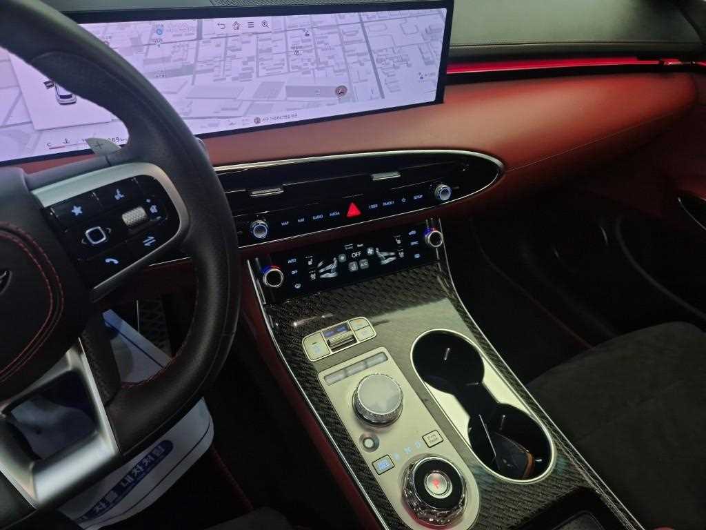 Genesis GV70 - Vista 10