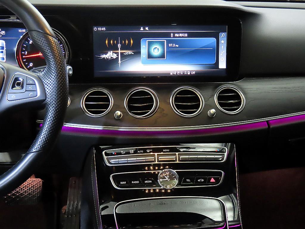 Mercedes Benz E class - Vista 11