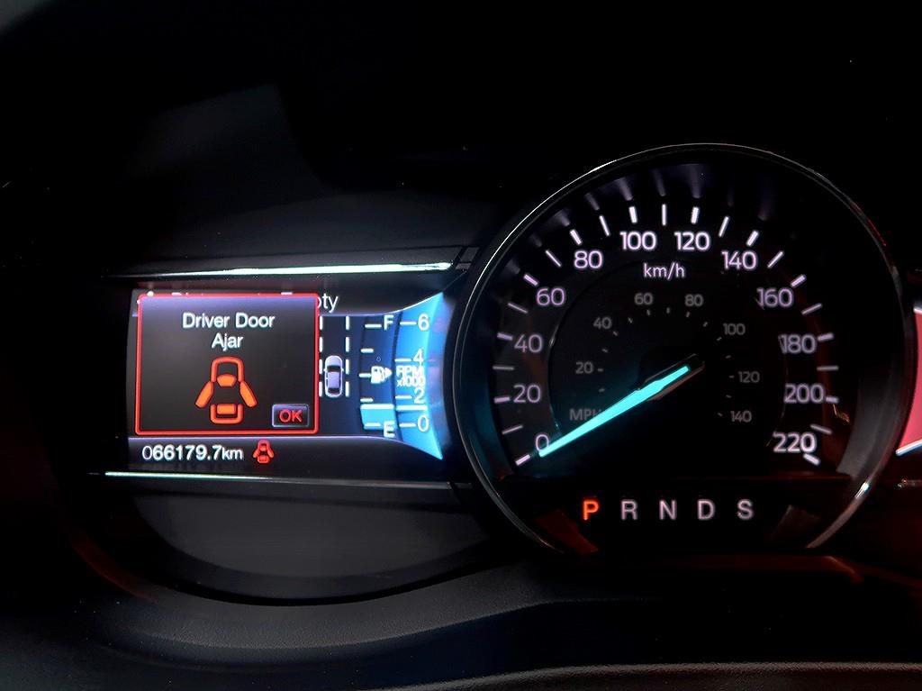 Ford Explorer - Vista 11