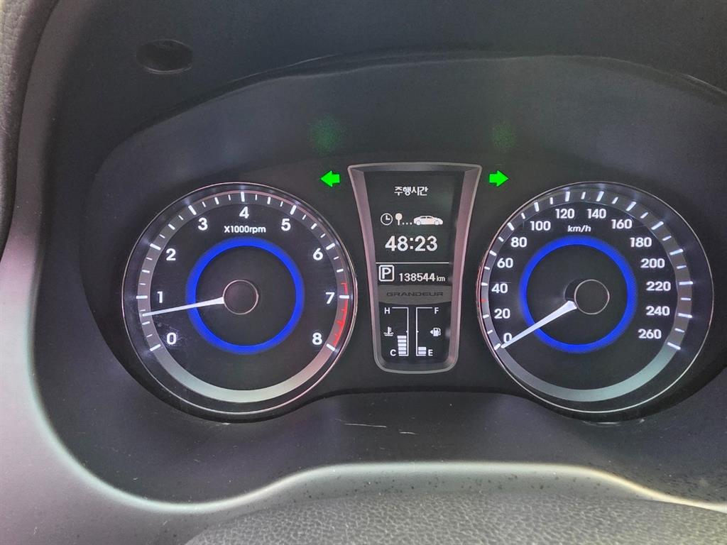 HYUNDAI Grandeur - Vista 9