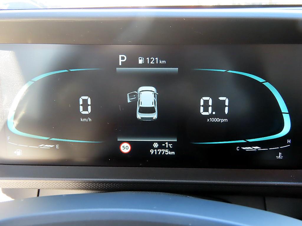 HYUNDAI Casper - Vista 9