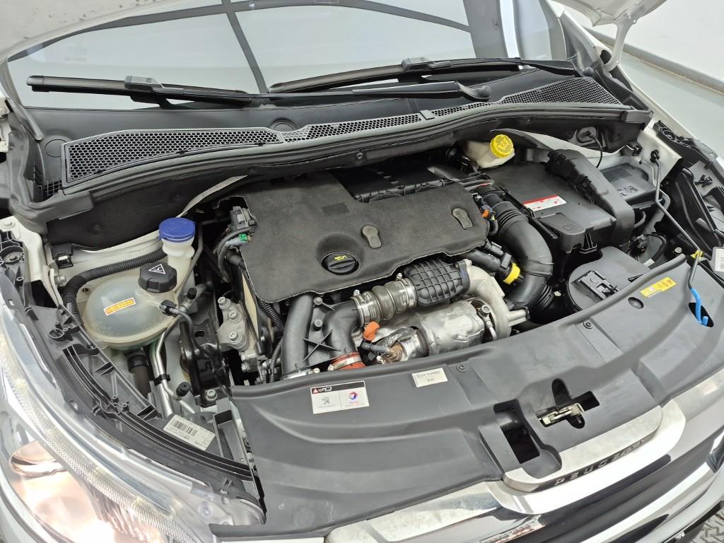 Peugeot 2008 - Vista 6