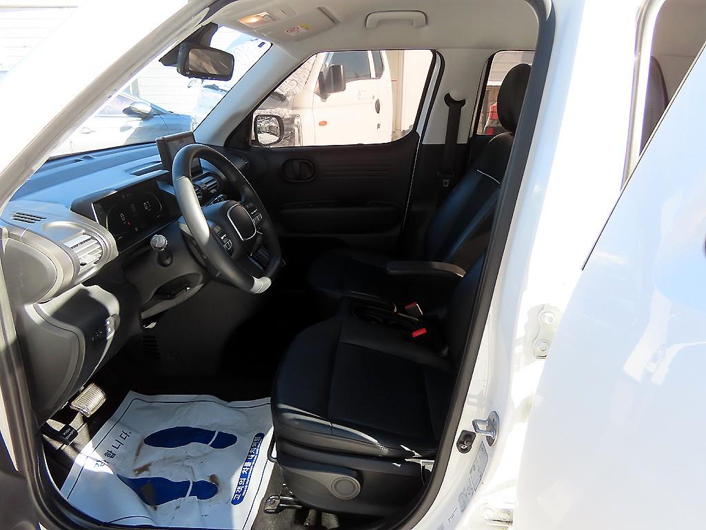 HYUNDAI Casper - Vista 5