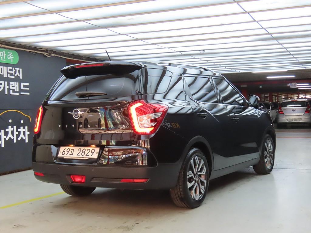 Ssangyong Tivoli - Vista 4