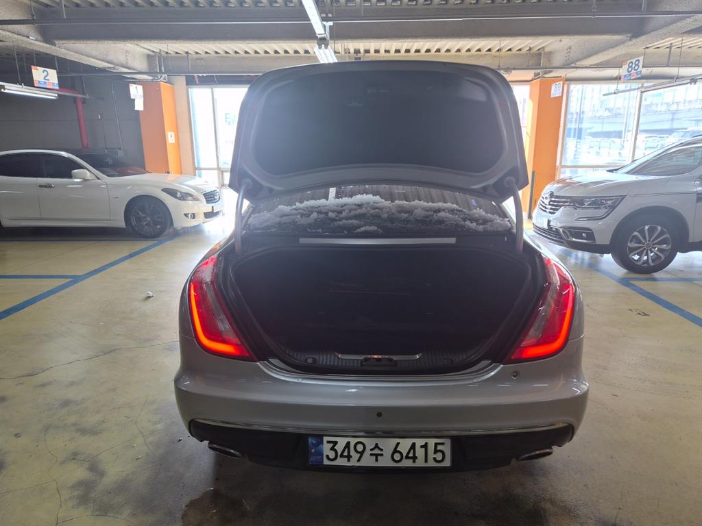 Jaguar XJ 2017 Gris - Importación desde Corea - HF Imports Iquique - Foto 19