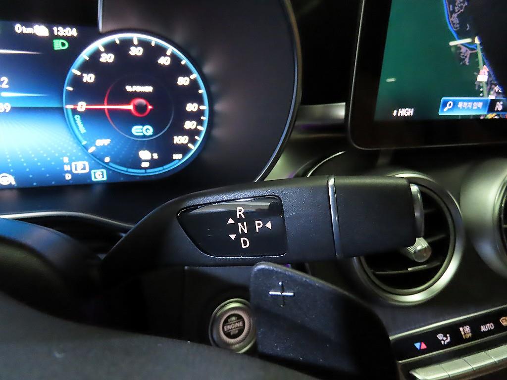 Mercedes Benz GLC Class - Vista 12