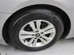 HYUNDAI Sonata - Vista 10