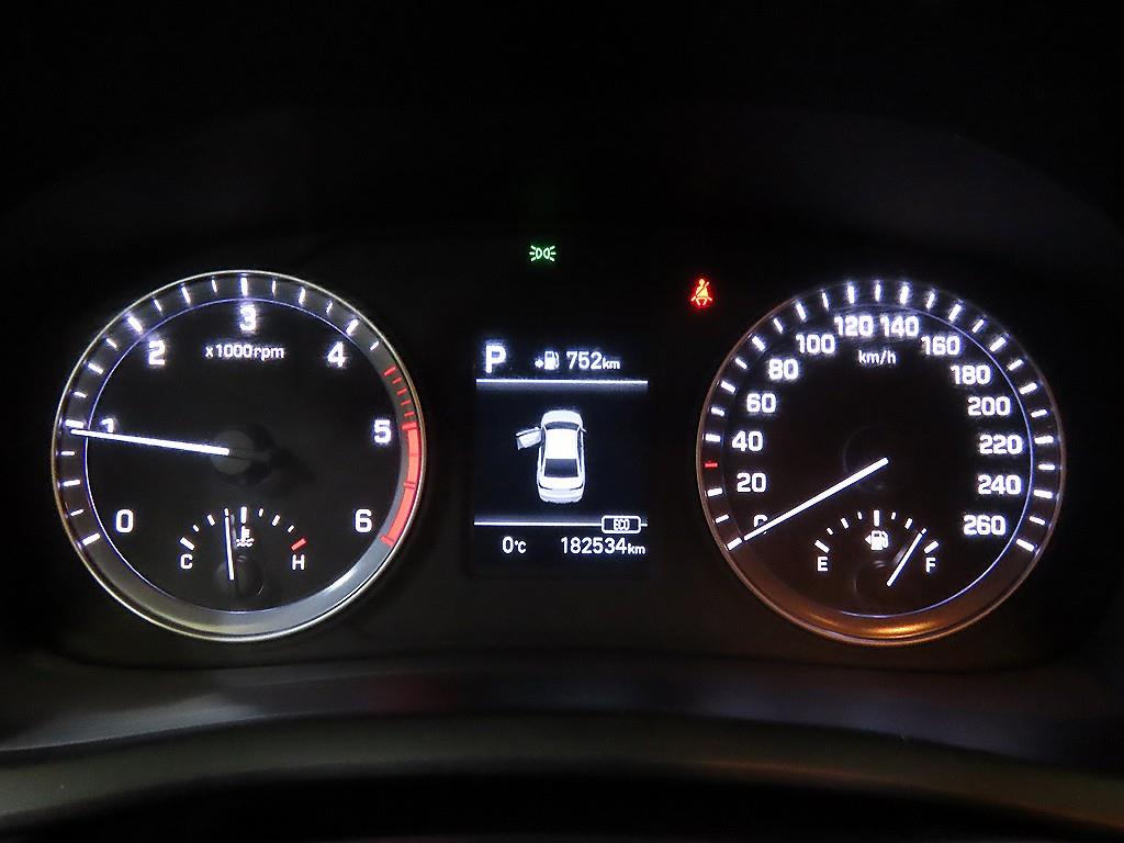 HYUNDAI Sonata - Vista 9