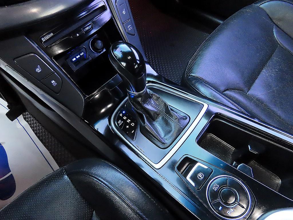 HYUNDAI i40 - Vista 10