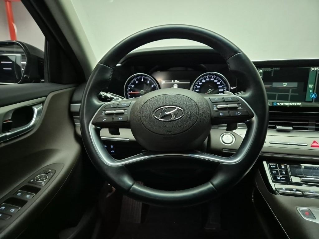 HYUNDAI Grandeur - Vista 9