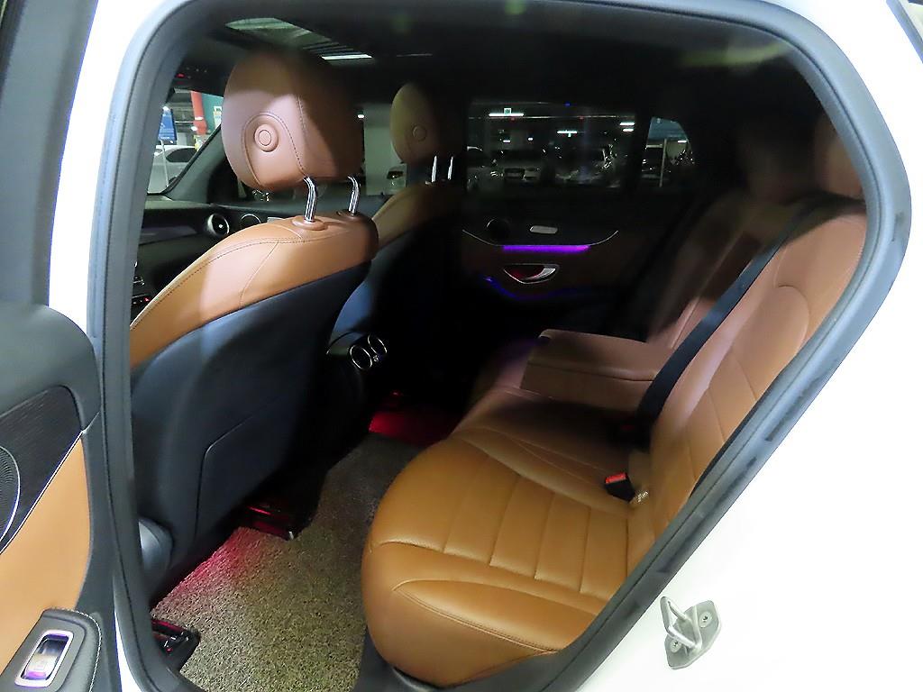 Mercedes Benz GLC Class - Vista 7