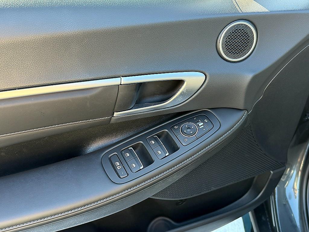 HYUNDAI Sonata - Vista 12