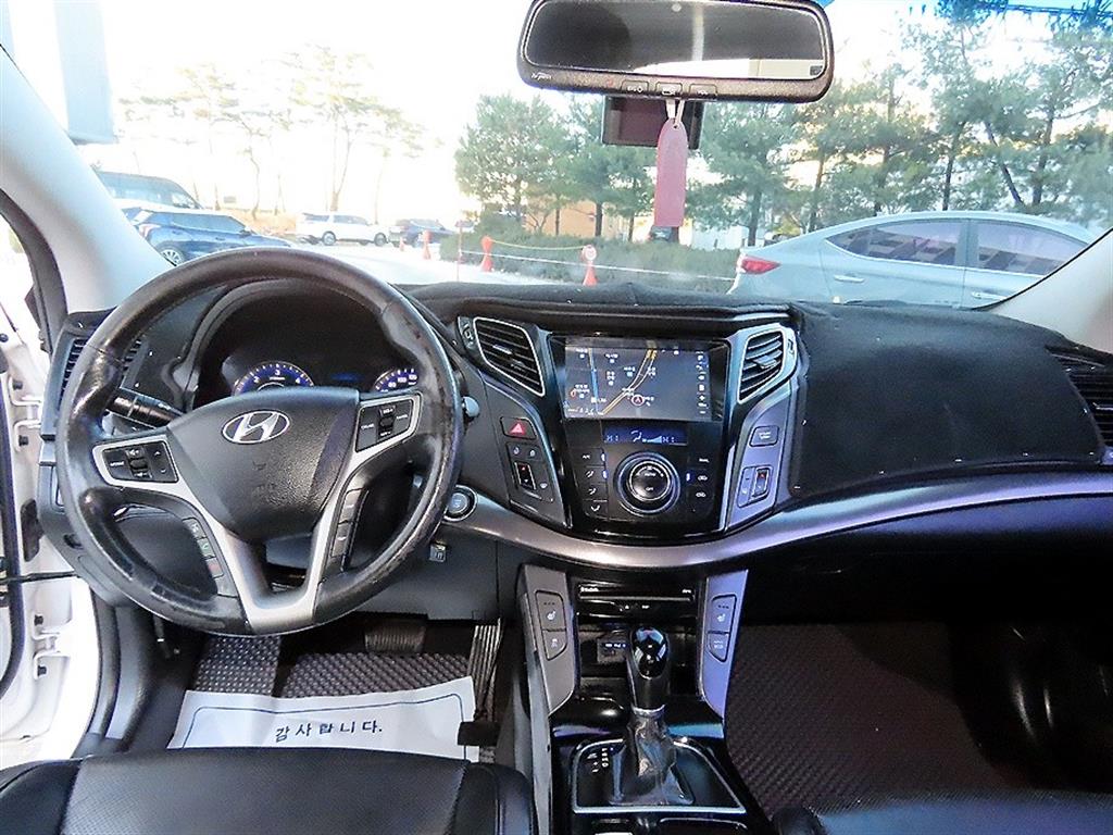 HYUNDAI i40 - Vista 7