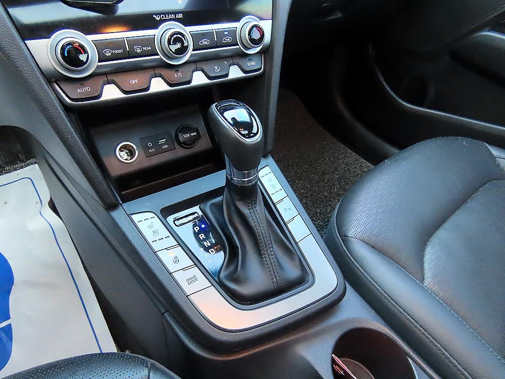 HYUNDAI Avante - Vista 10