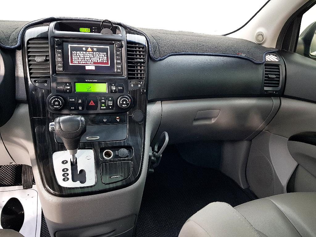 KIA Carnival - Vista 10