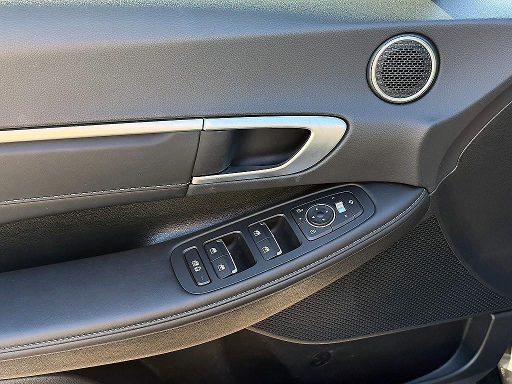 HYUNDAI Sonata - Vista 12