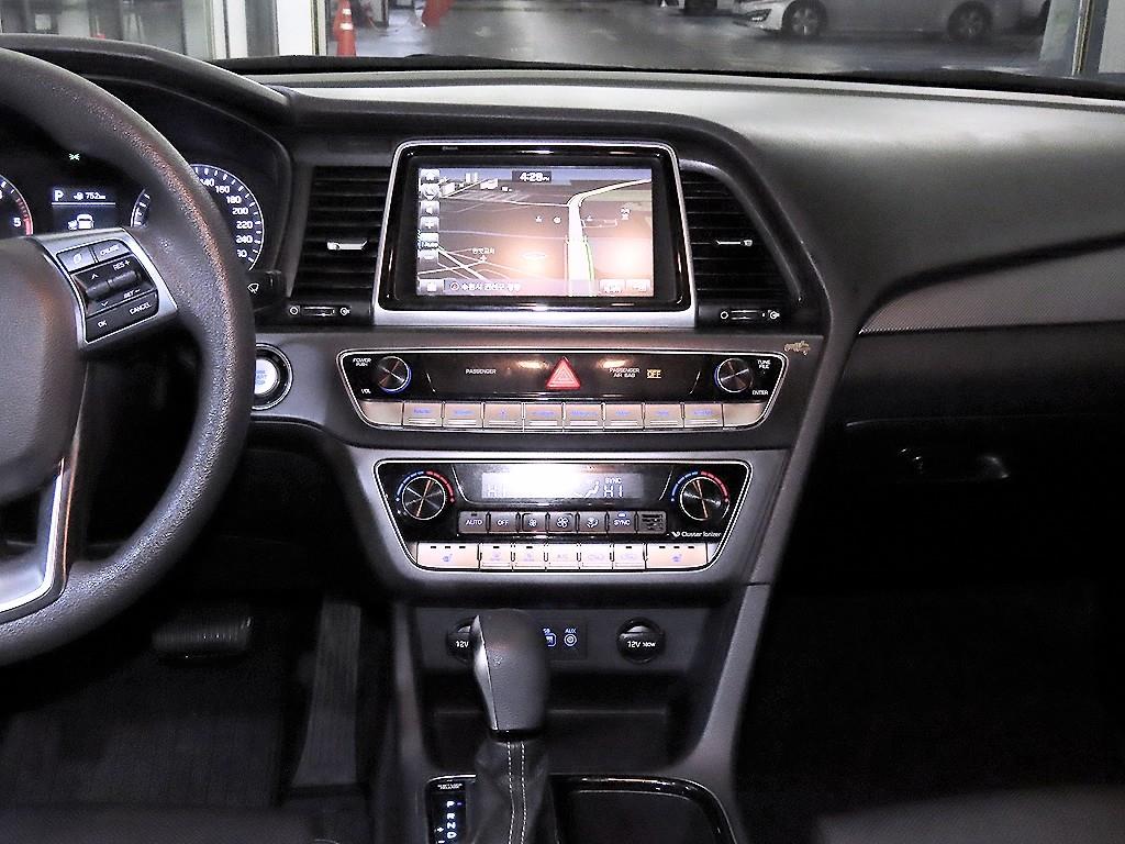 HYUNDAI Sonata - Vista 11