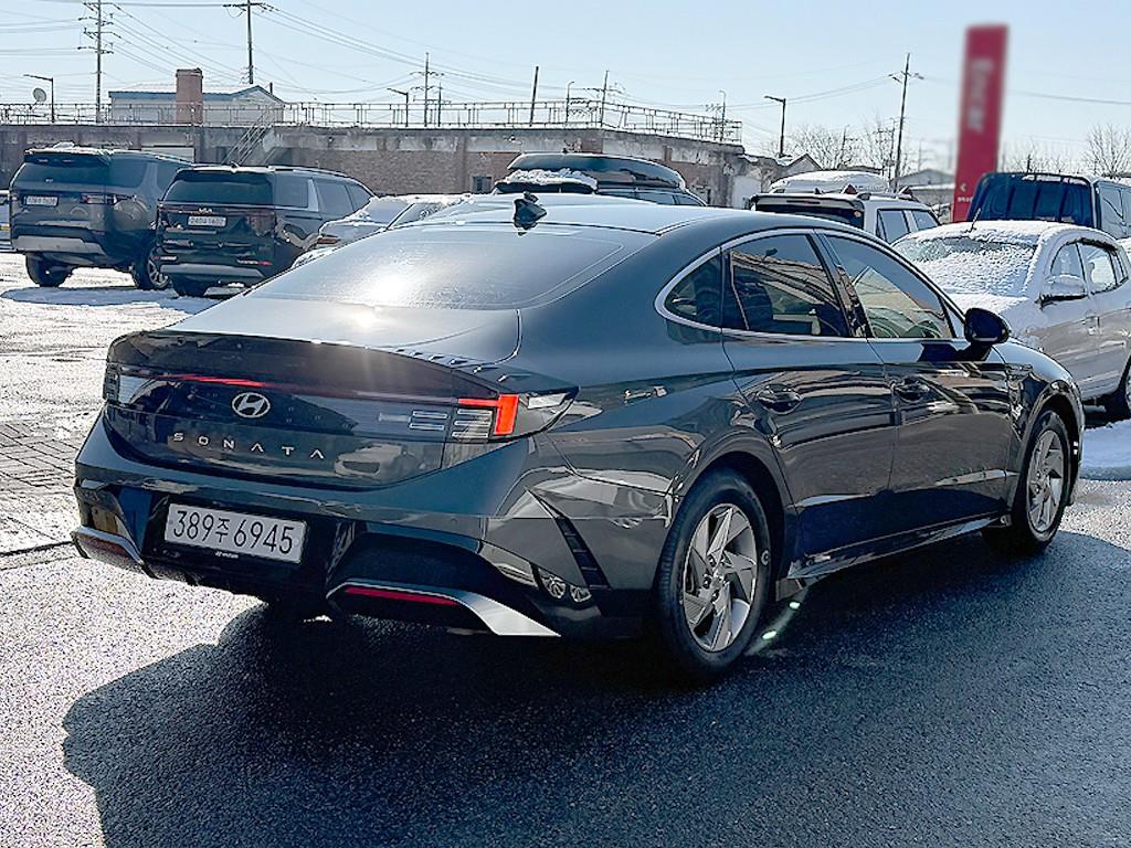 HYUNDAI Sonata - Vista 4